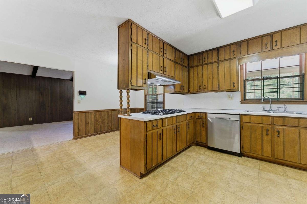 2485 Maple Street Snellville - Photo 9