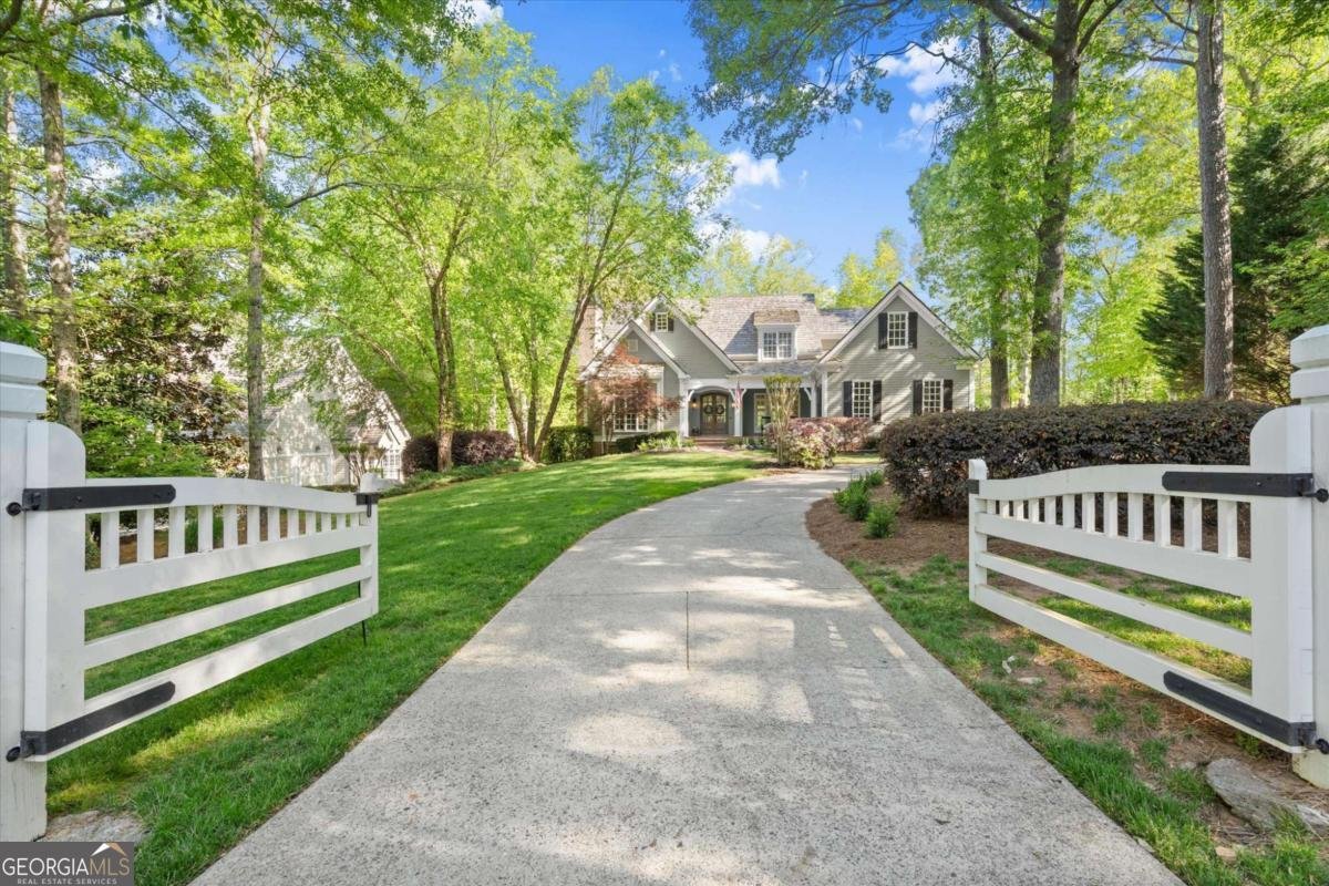 110 Old Barn Court Alpharetta - Photo 1