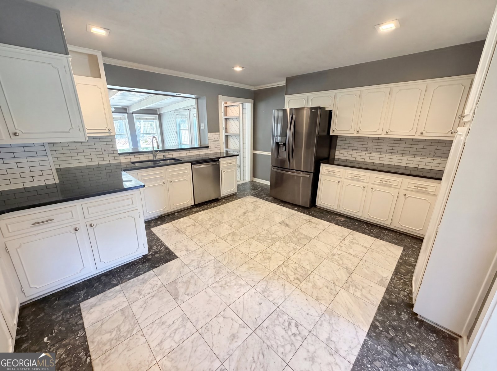 1663 Seayes Road Mableton - Photo 8