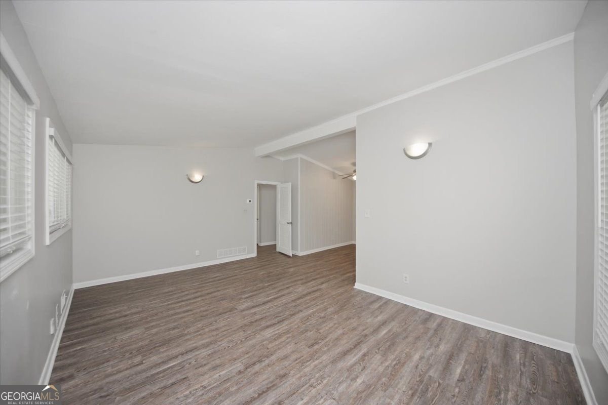 2432 Woodacres Road Atlanta - Photo 8