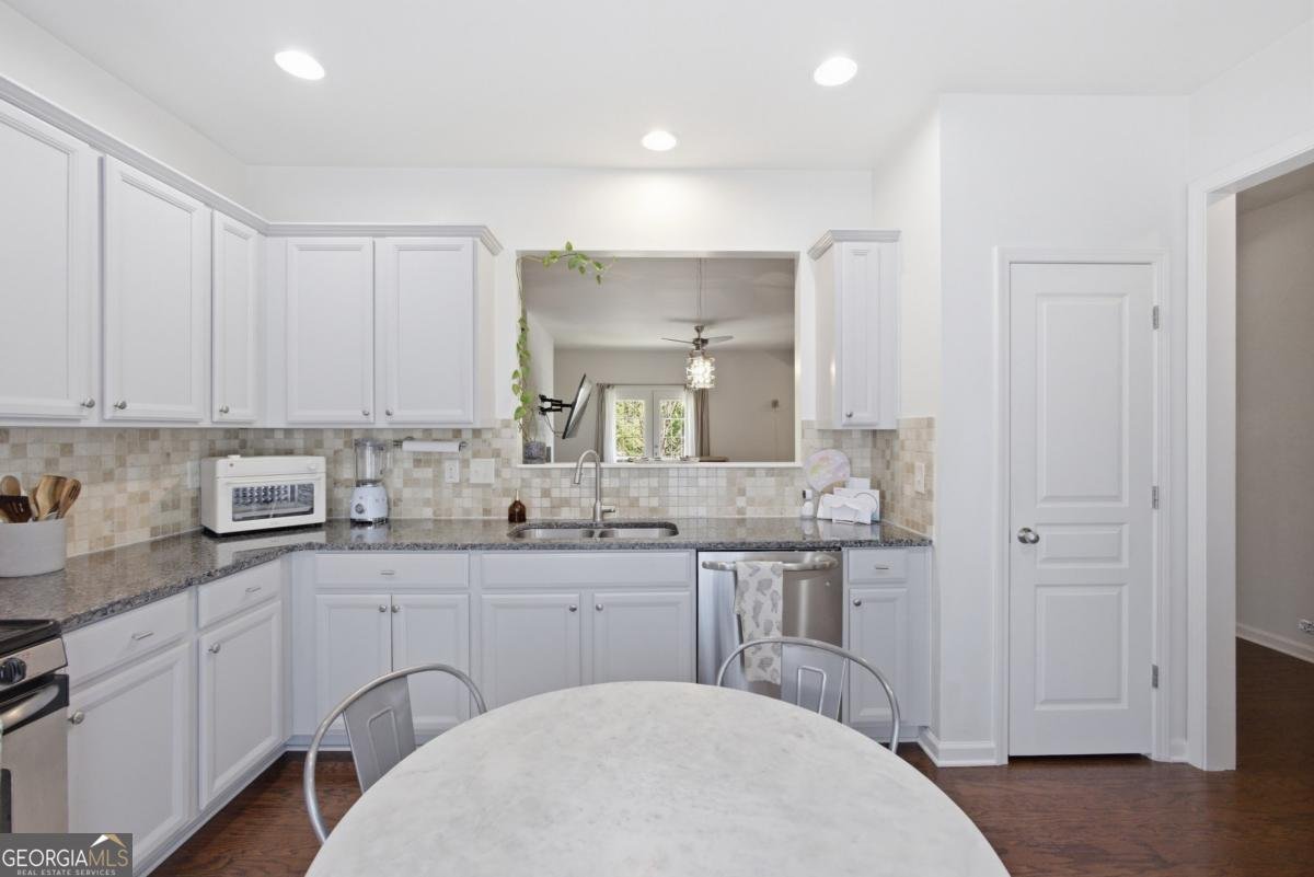 1252 Park Pass Row Suwanee - Photo 11