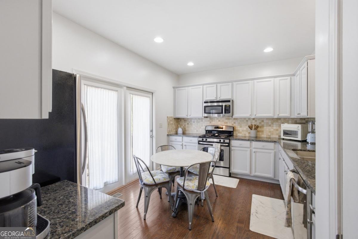 1252 Park Pass Row Suwanee - Photo 8