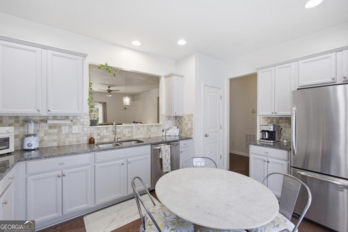 1252 Park Pass Row Suwanee - Photo 9