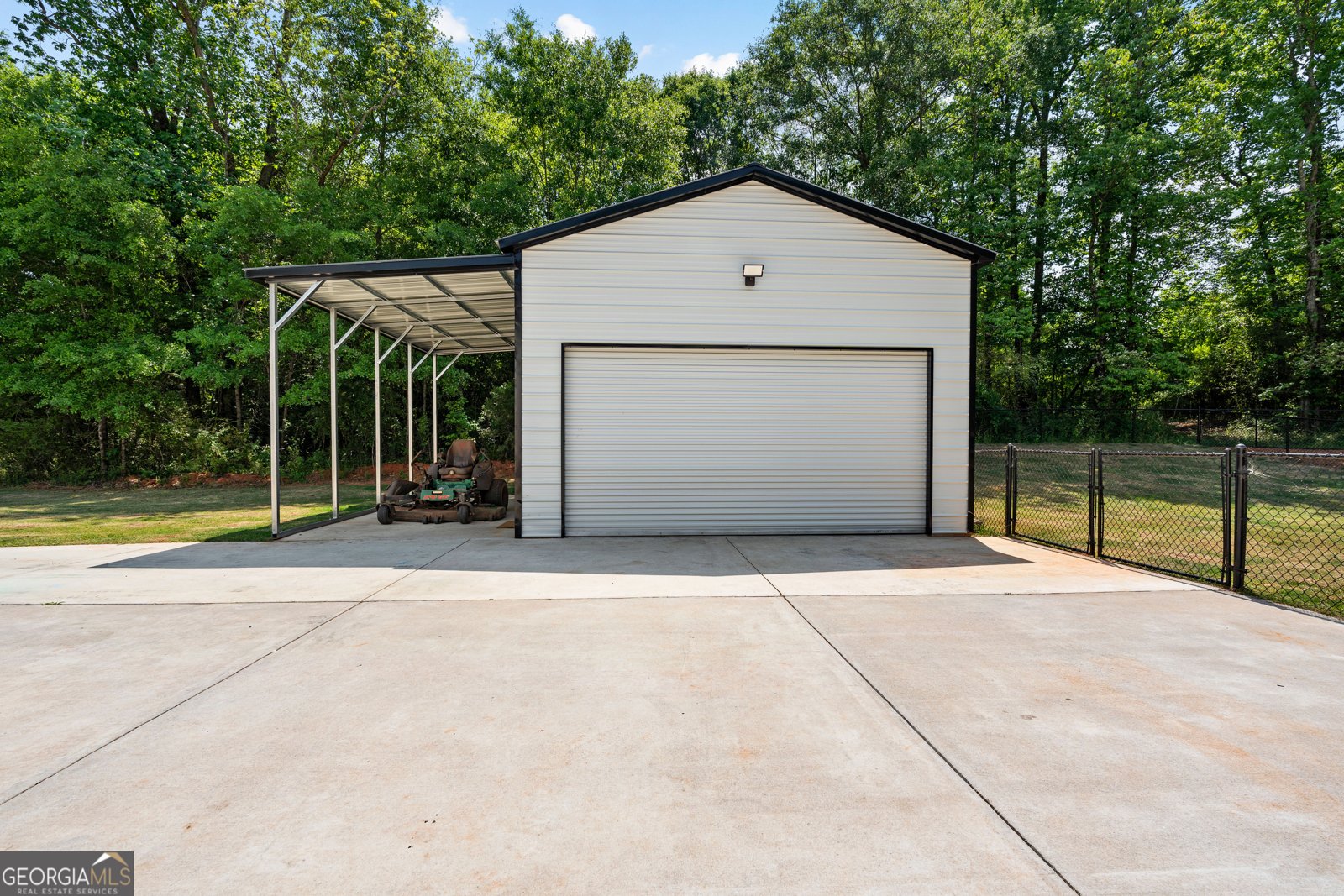 425 Dean Road Barnesville - Photo 9