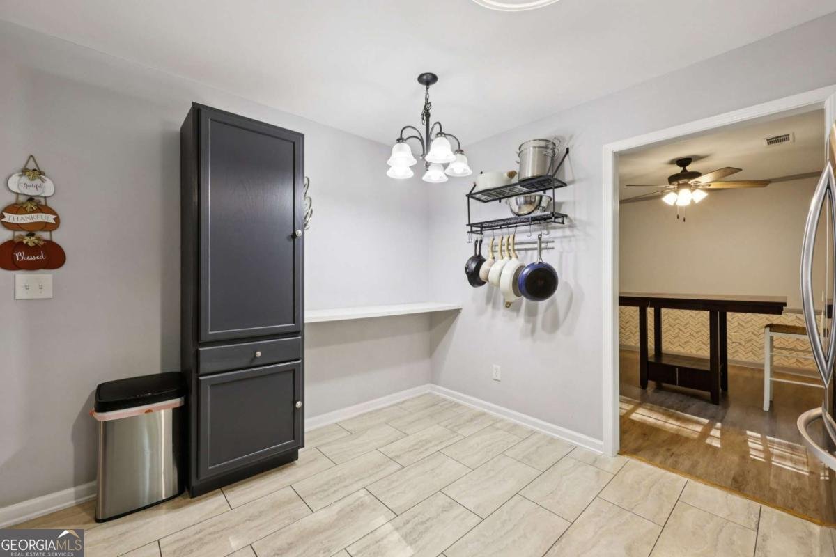 562 Rimrock Trail Stone Mountain - Photo 9