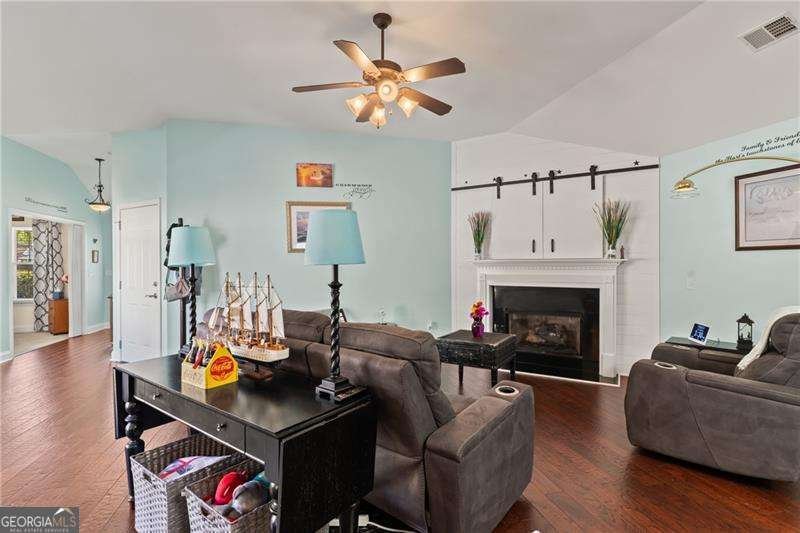 315 Winthrope Drive Woodstock - Photo 16