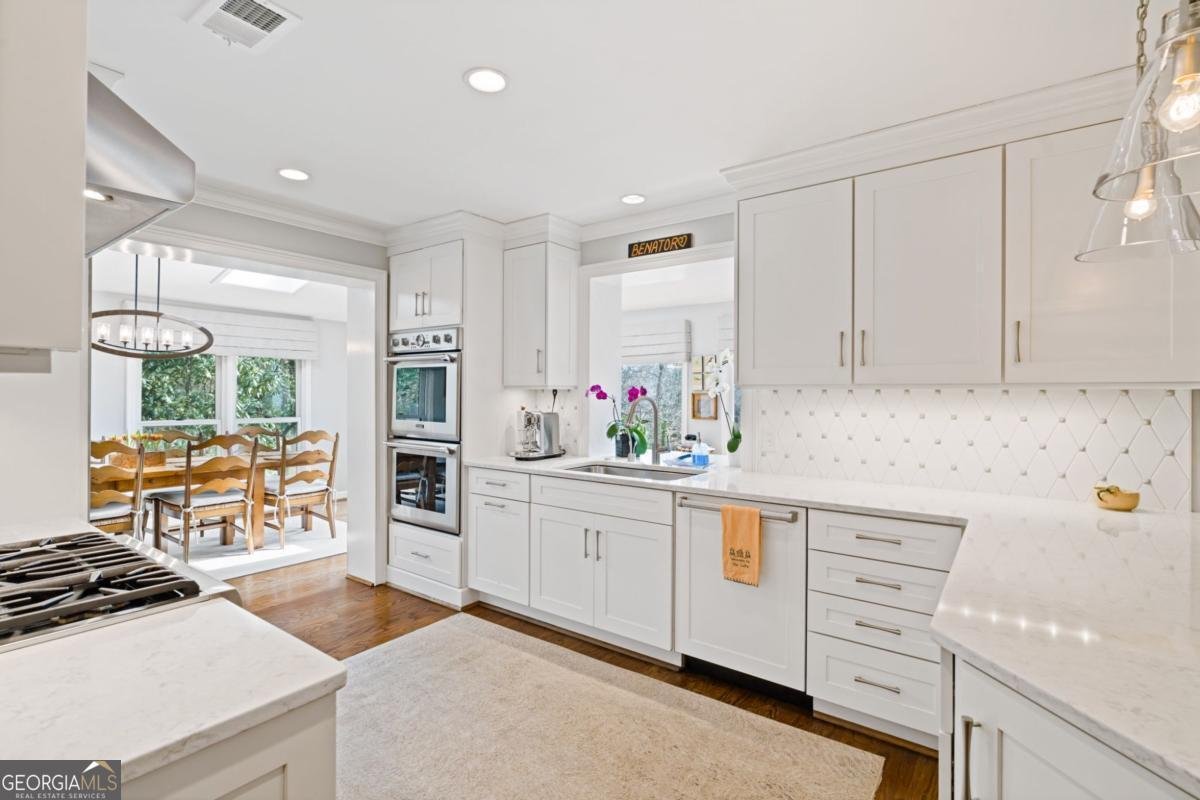 594 Hilltop Lane Berkeley Lake - Photo 13