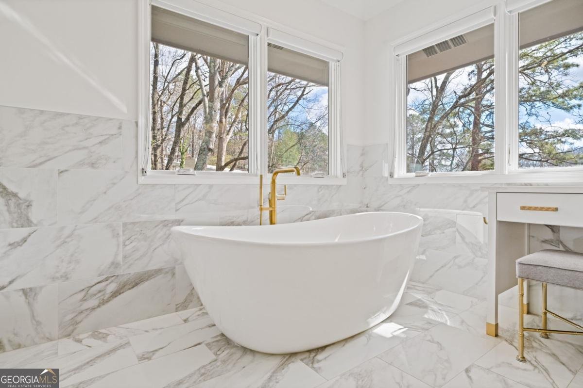 594 Hilltop Lane Berkeley Lake - Photo 22