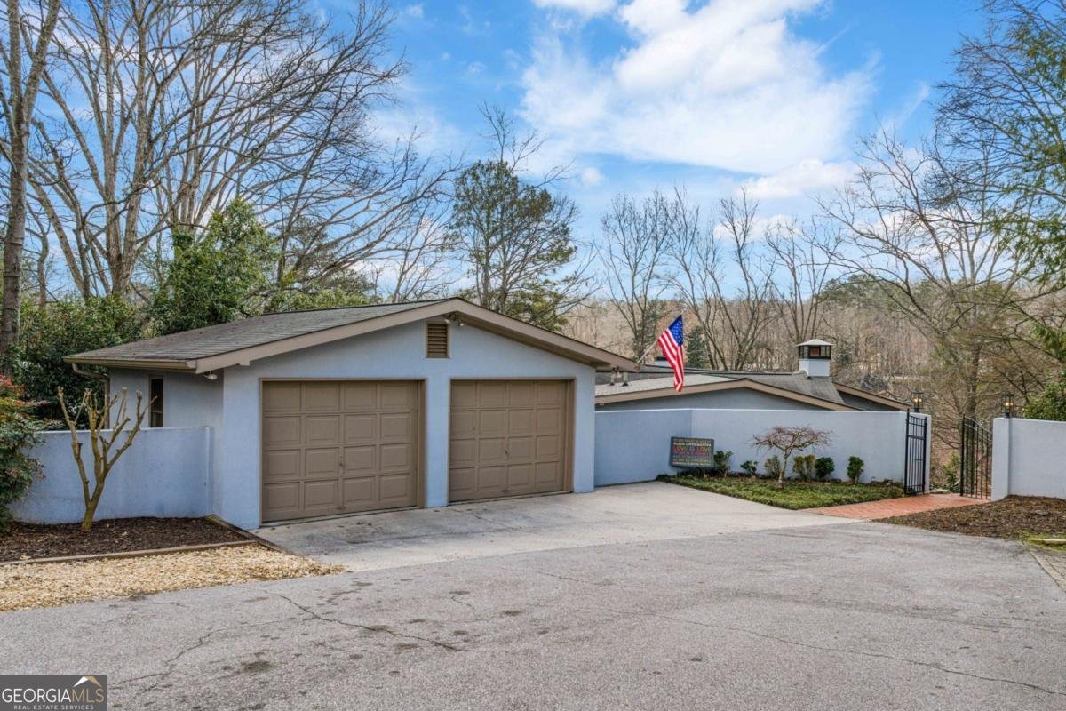 594 Hilltop Lane Berkeley Lake - Photo 31