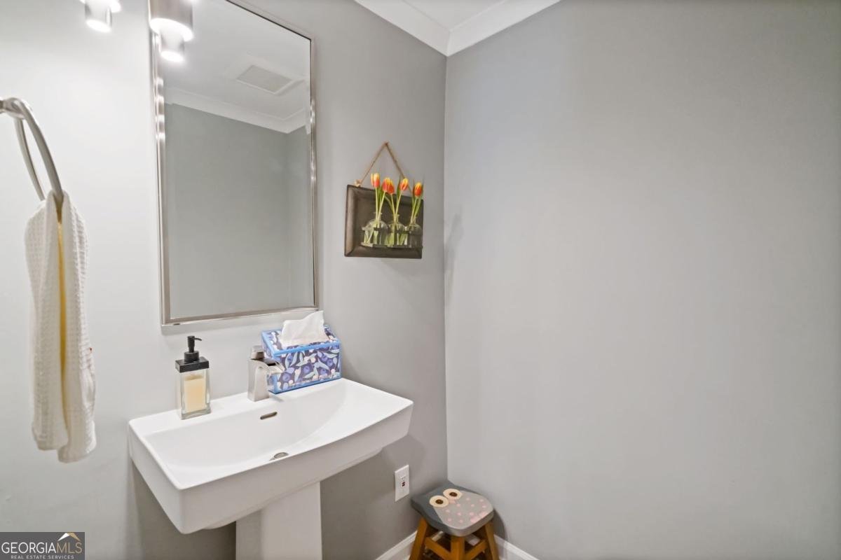 594 Hilltop Lane Berkeley Lake - Photo 50