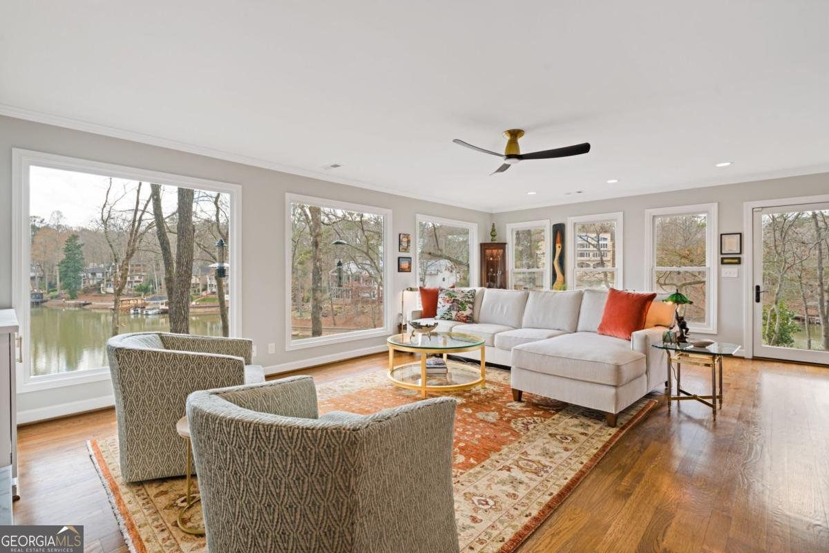 594 Hilltop Lane Berkeley Lake - Photo 7