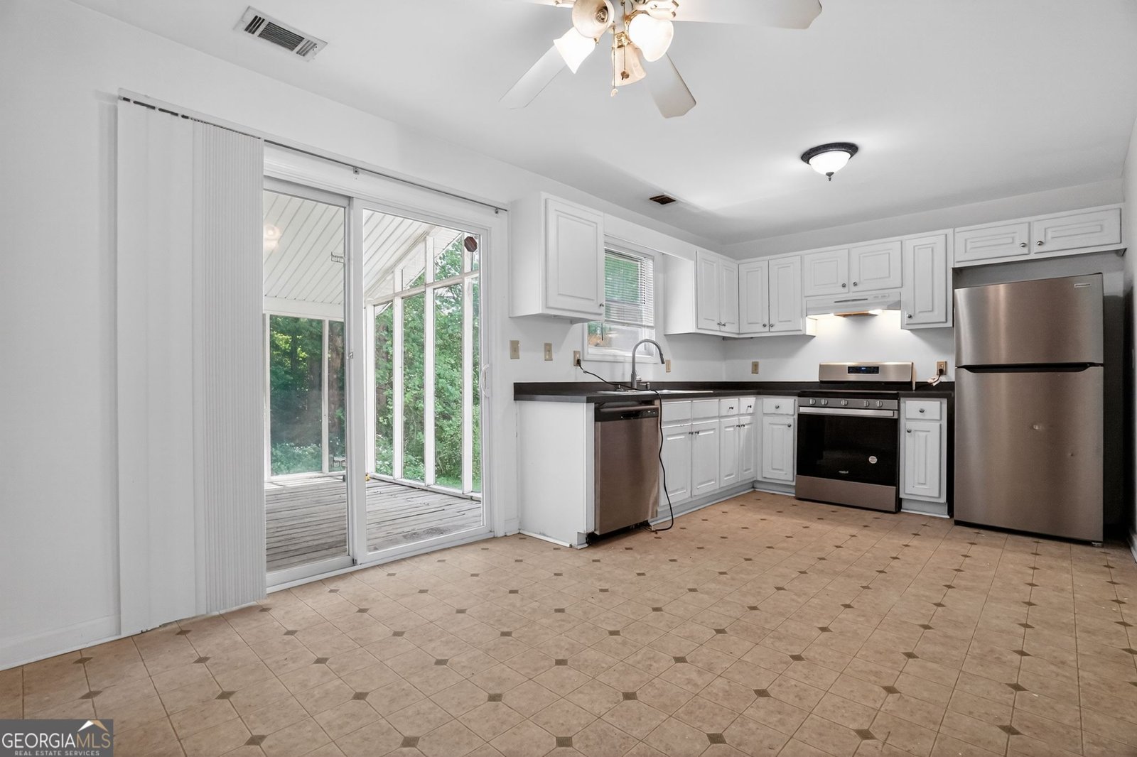 5423 Forest Place Stone Mountain - Photo 12