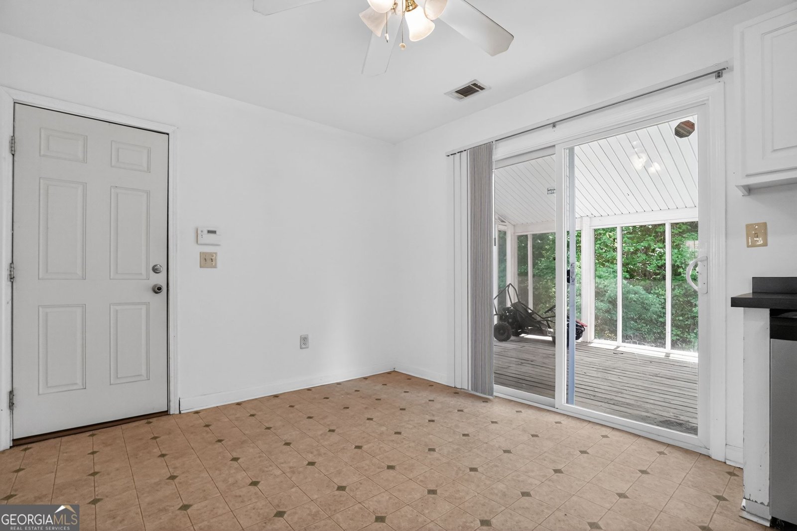 5423 Forest Place Stone Mountain - Photo 9