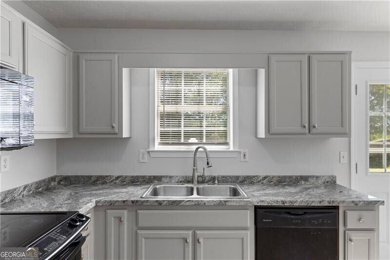 150 Fairclift Drive Covington - Photo 6