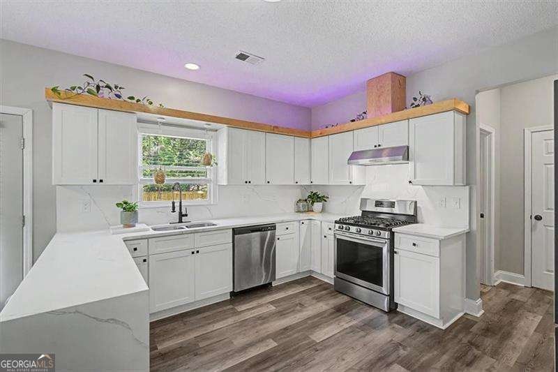 7124 Big Woods Drive Woodstock - Photo 9