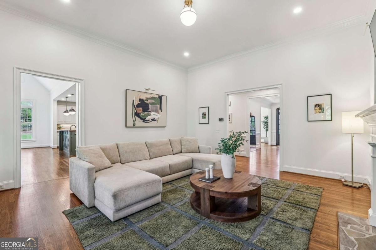 12090 Meadows Lane Johns Creek - Photo 11