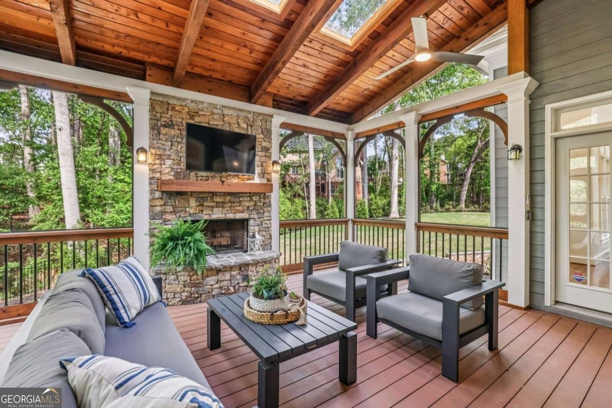 12090 Meadows Lane Johns Creek - Photo 17