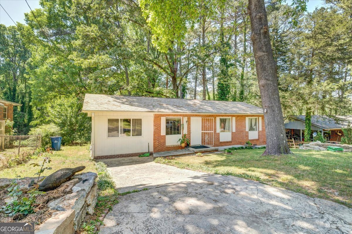 2123 Westover Drive East Point - Photo 1