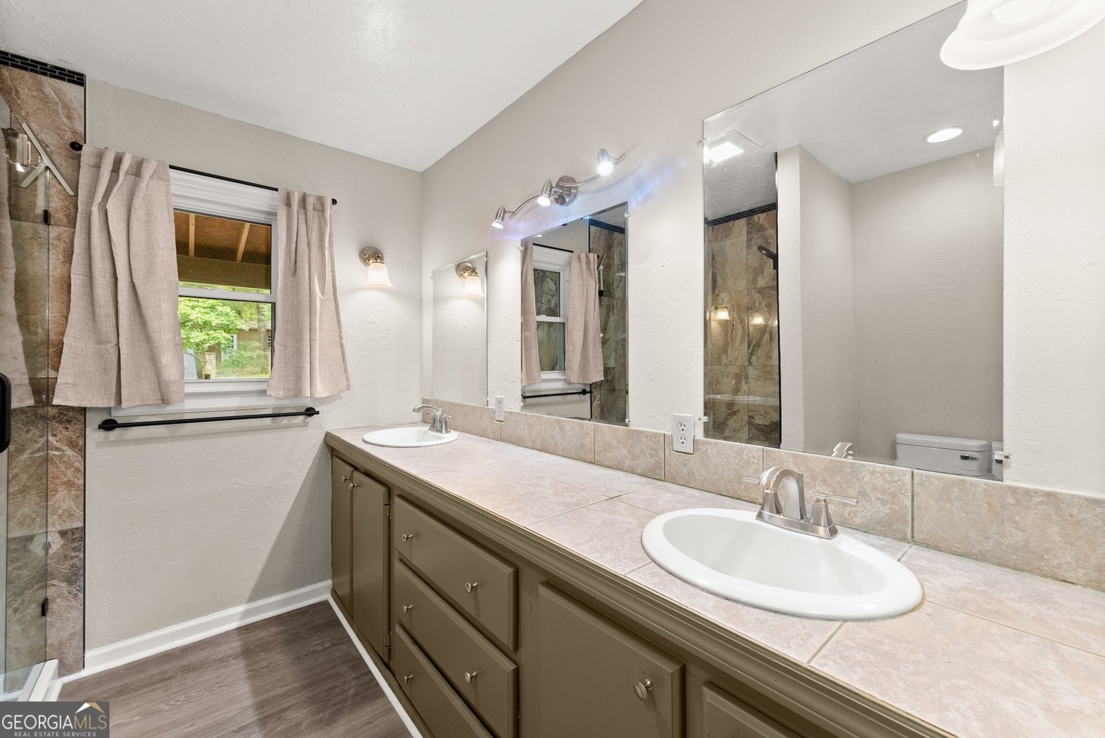 438 Dixon Drive Cleveland - Photo 20