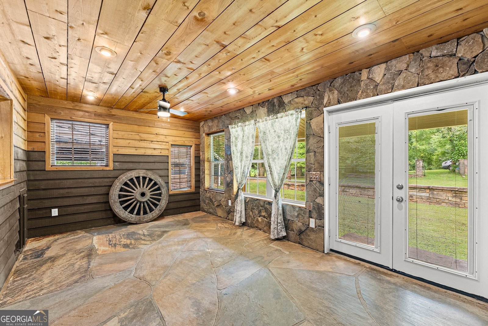 438 Dixon Drive Cleveland - Photo 23