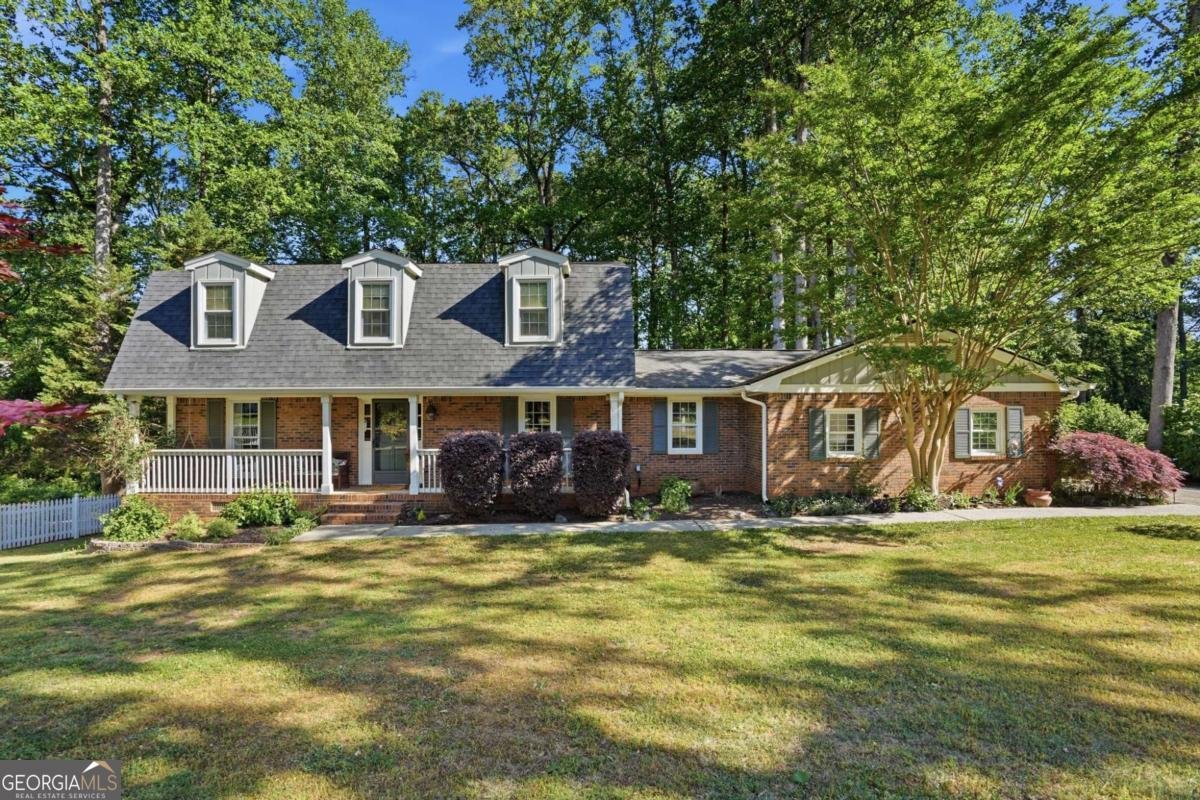135 Beechwood Trail Roswell - Photo 1