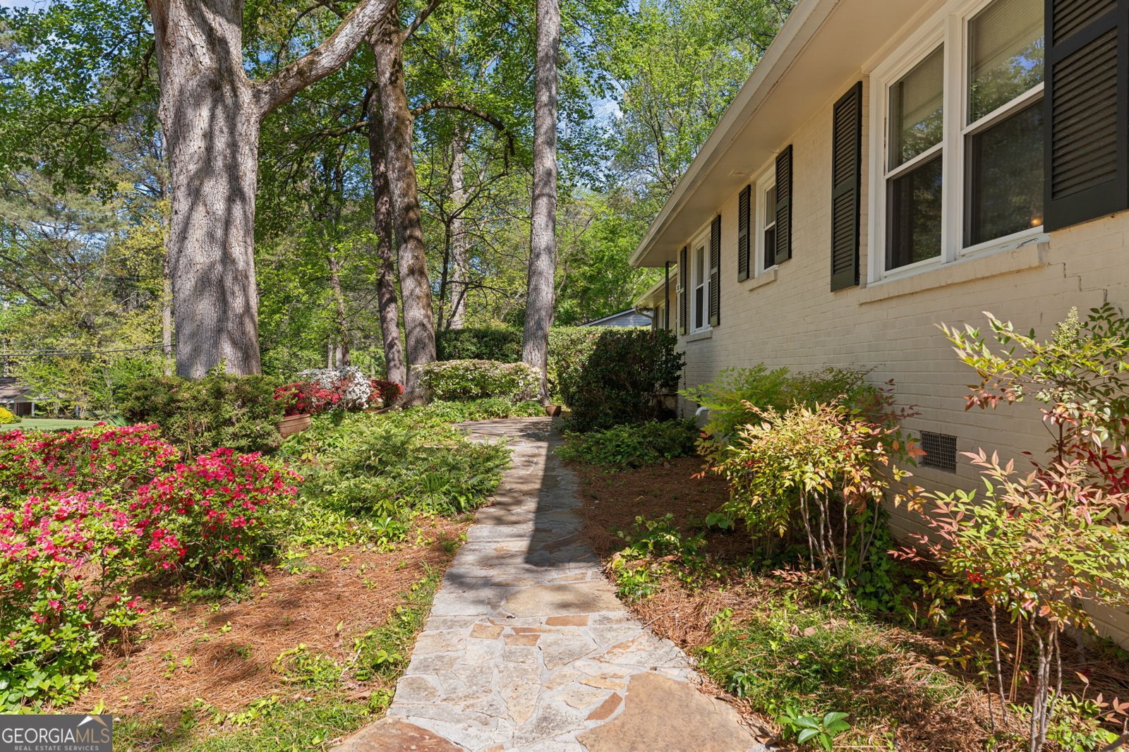 2562 Circlewood Road Atlanta - Photo 7