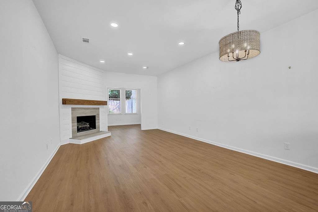 142 Victoria Way Roswell - Photo 7