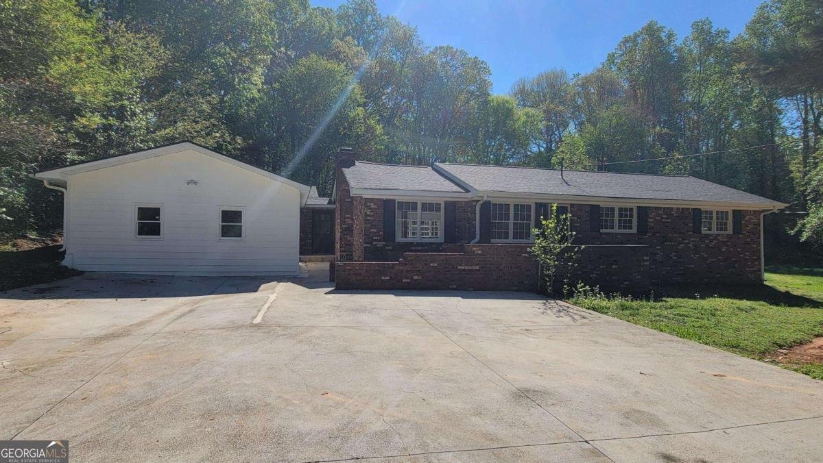 5686 Woodland Drive Acworth - Photo 1