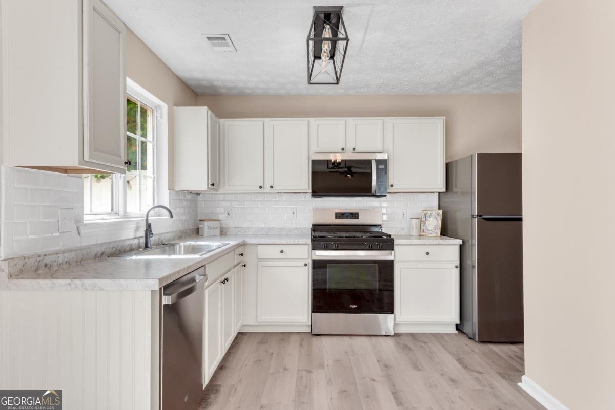 864 Windcroft Circle Acworth - Photo 11