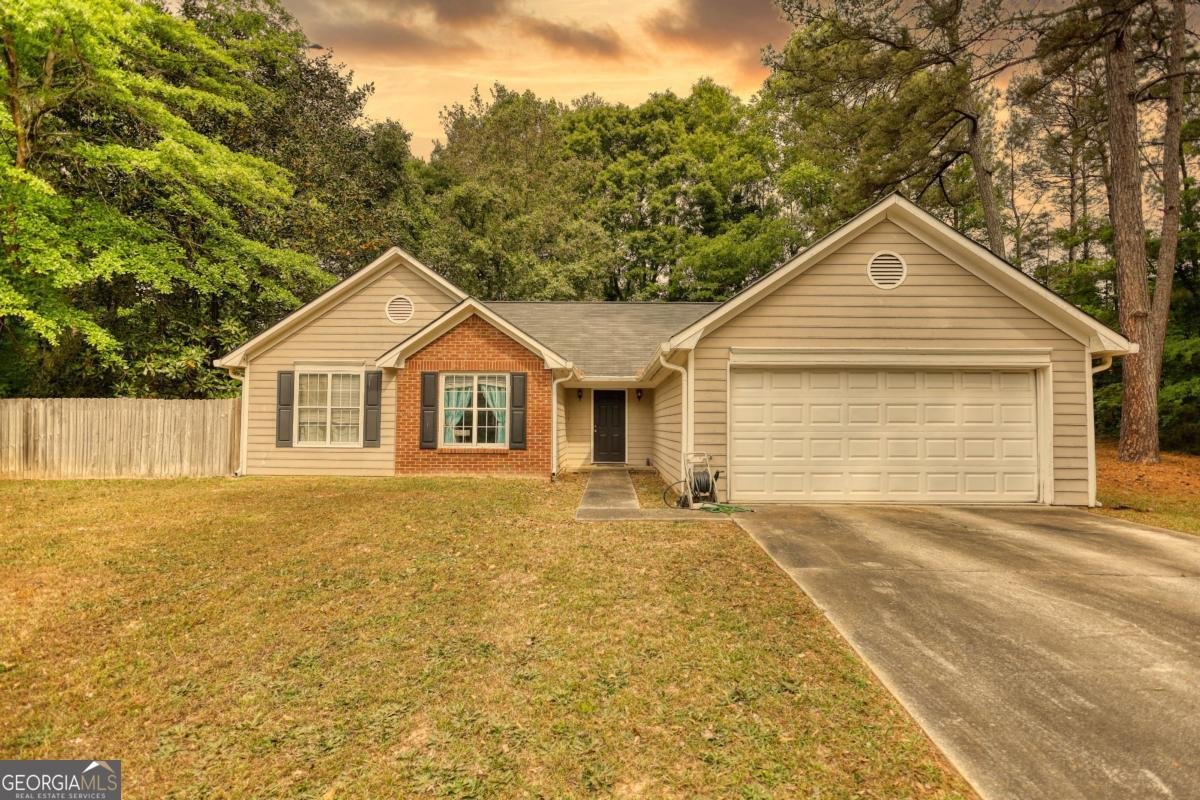 2206 Ridgewood Court Conyers - Photo 1