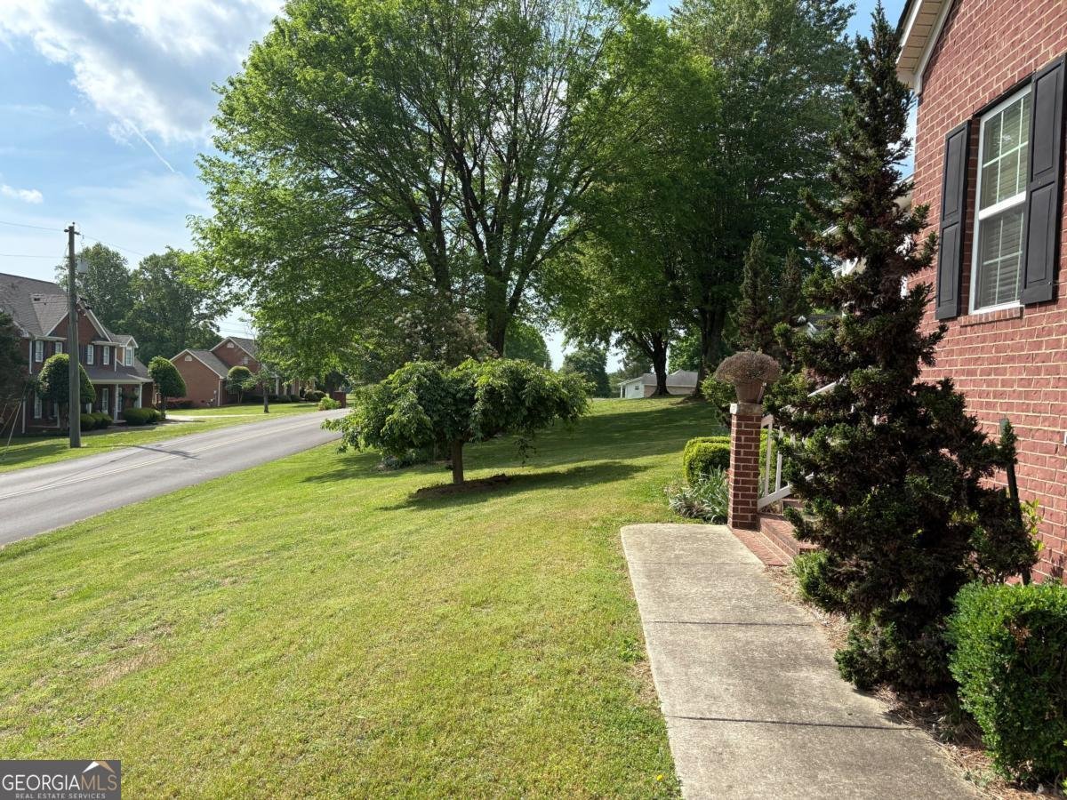 805 Thomas Avenue Chickamauga - Photo 11