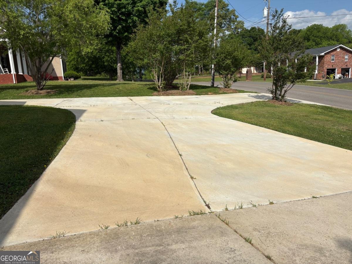 805 Thomas Avenue Chickamauga - Photo 12