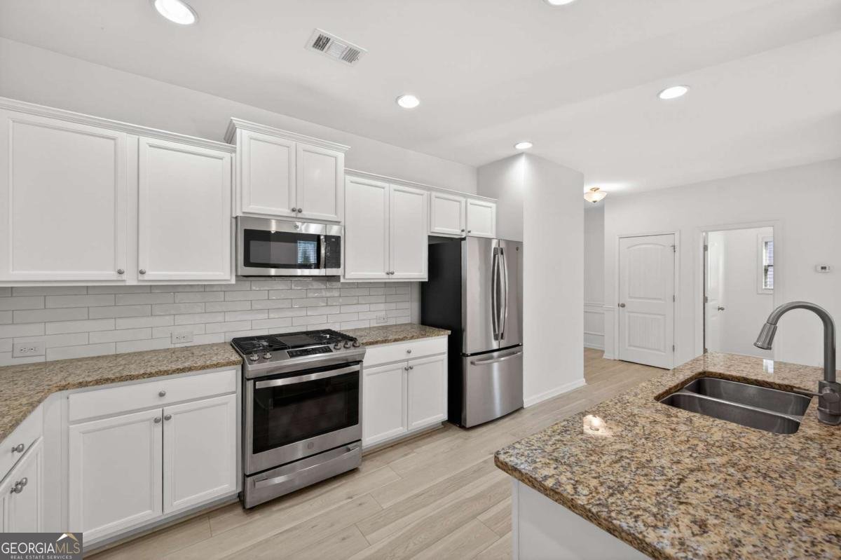 6837 Big Sky Drive Flowery Branch - Photo 8