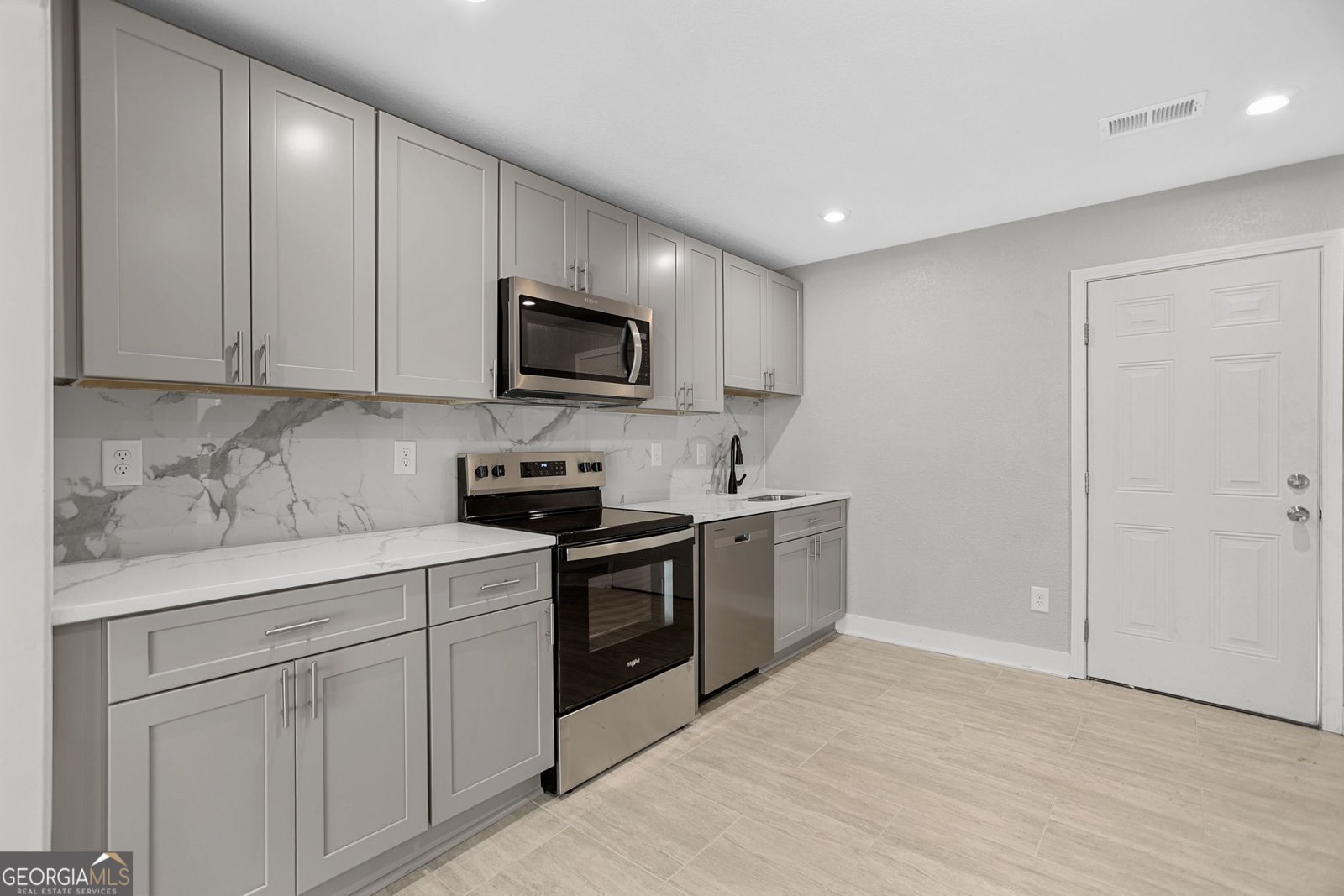 3356 Kings Park Circle Macon - Photo 12