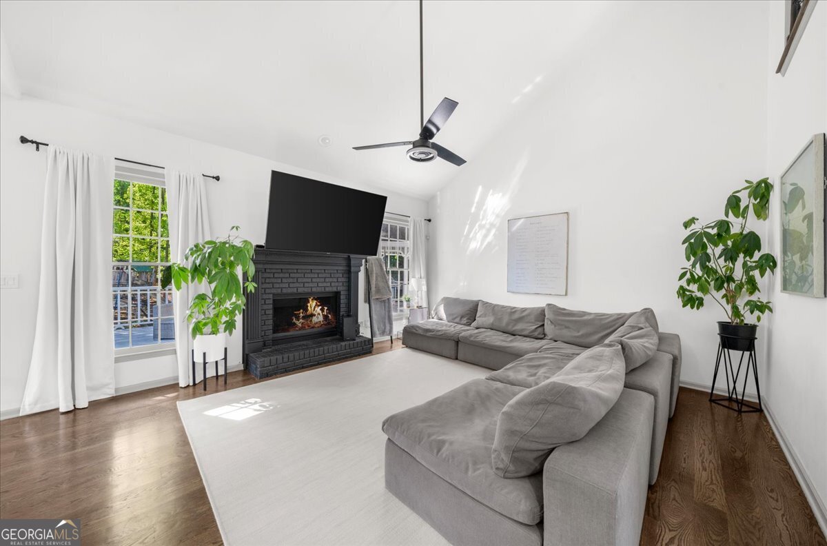 11285 Vedrines Drive Johns Creek - Photo 13