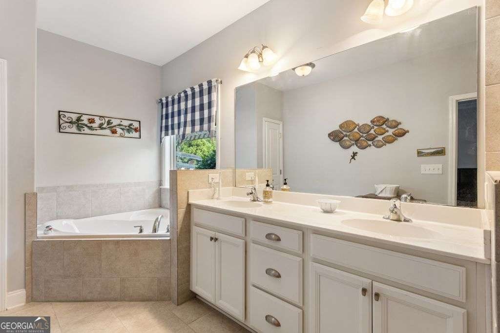 6867 Flagstone Way Flowery Branch - Photo 10