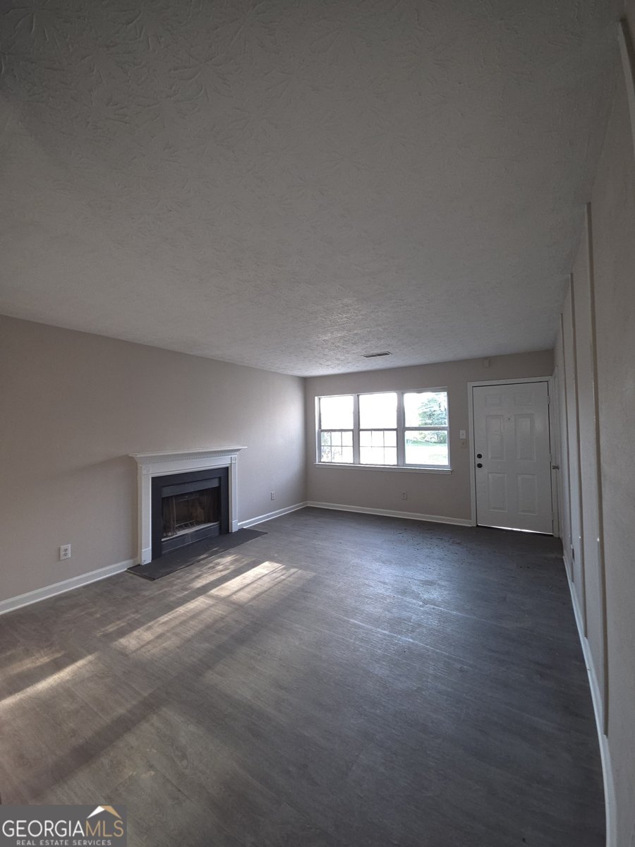 1735 Fox Chase Court Conyers - Photo 6