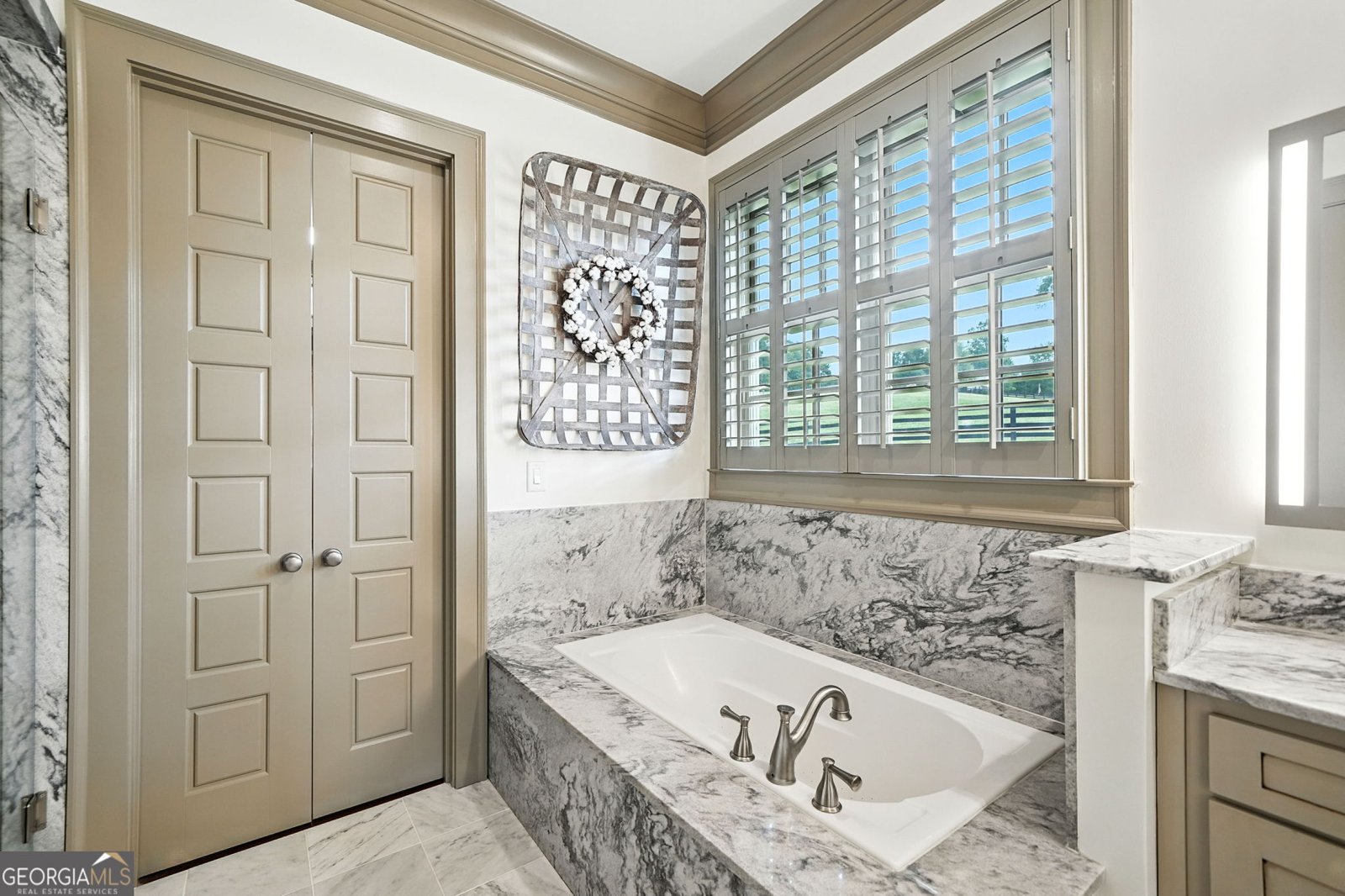 2229 Long Road Ball Ground - Photo 32