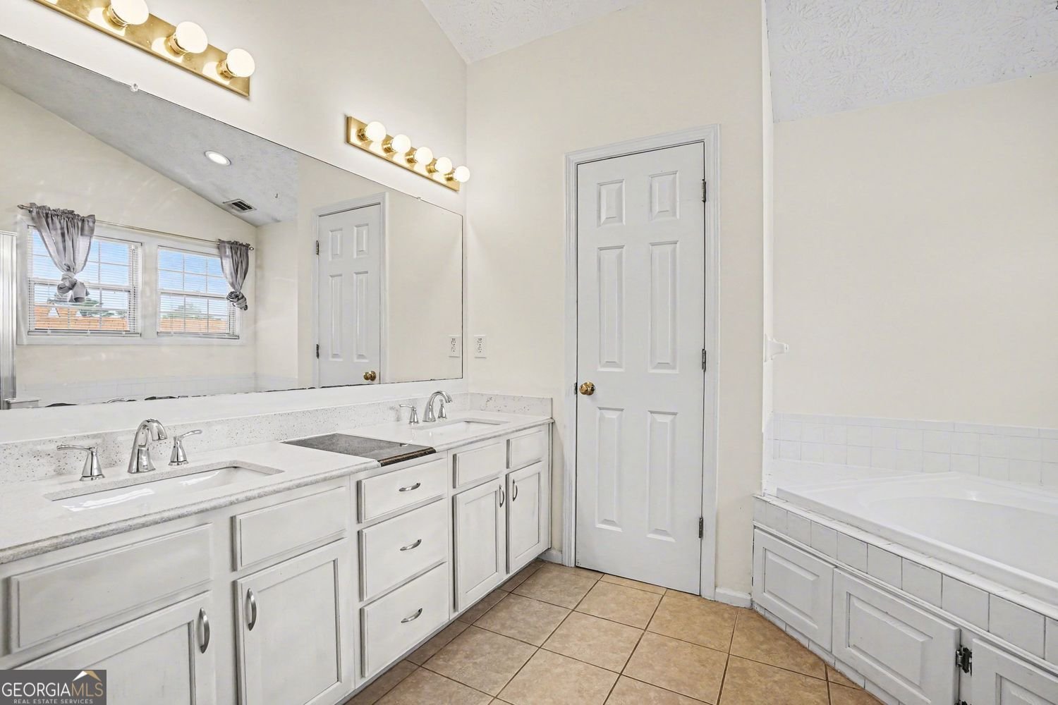 5207 Meadowbrooke Chase Stone Mountain - Photo 18