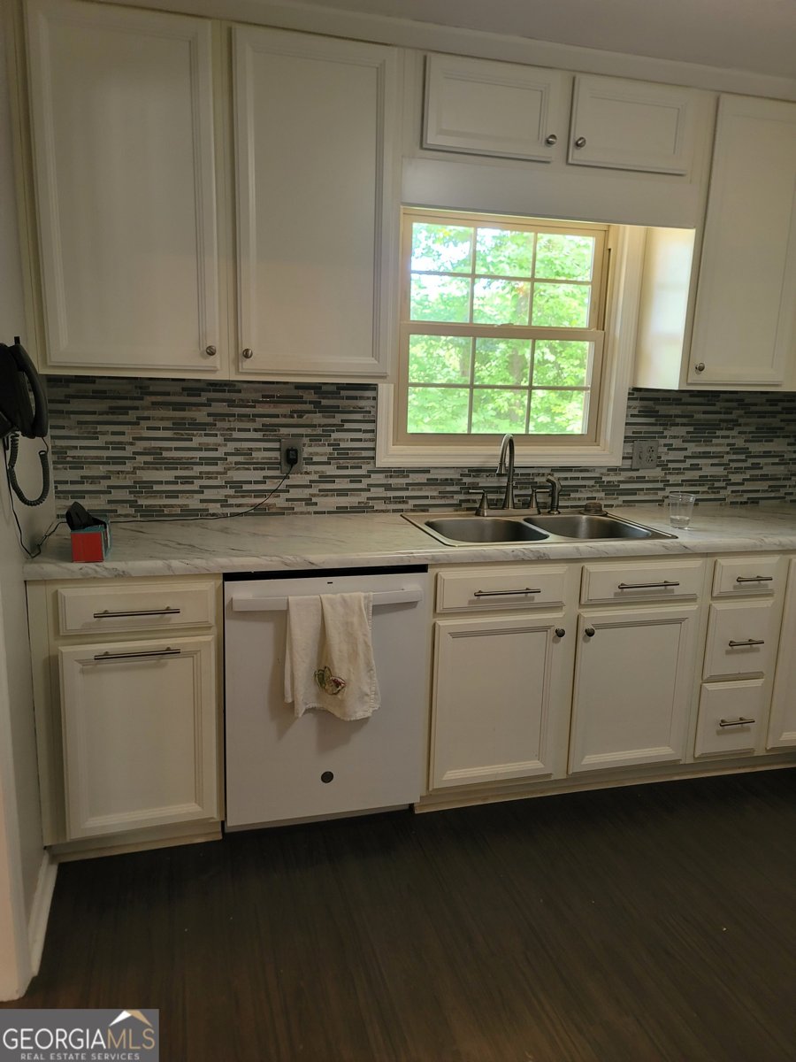 2212 Colonial Circle Gainesville - Photo 9