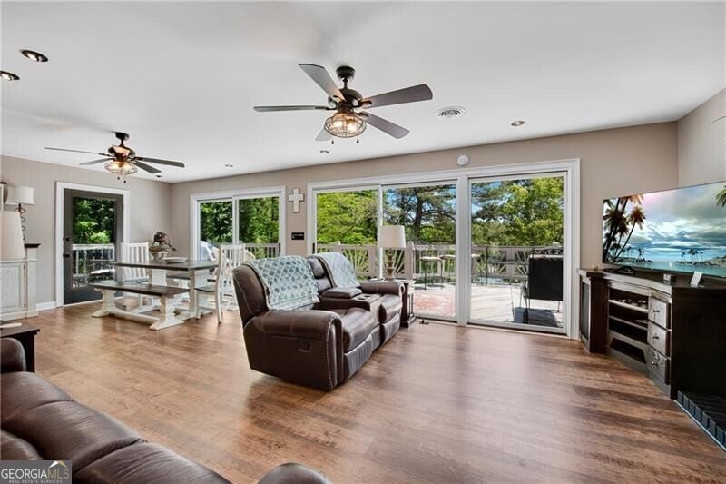 6275 Woodlake Drive Buford - Photo 16