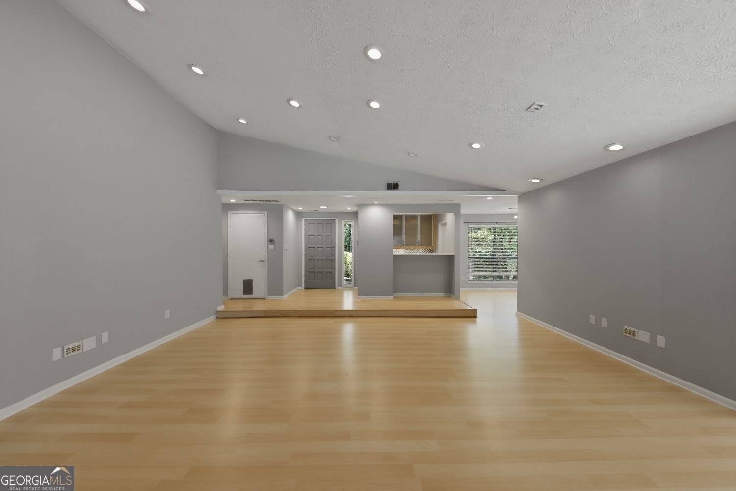 375 Creekside Court Roswell - Photo 10