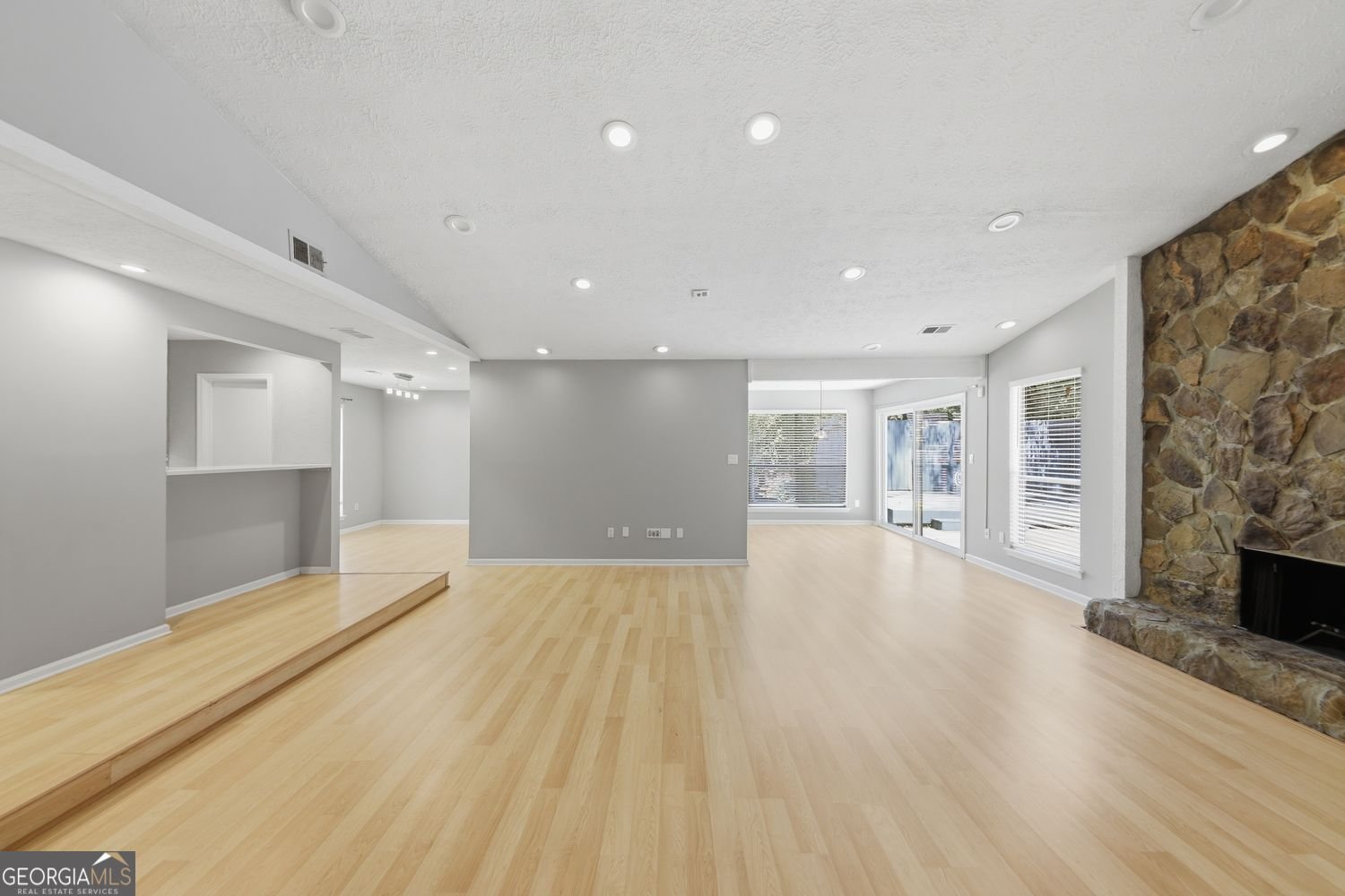 375 Creekside Court Roswell - Photo 11