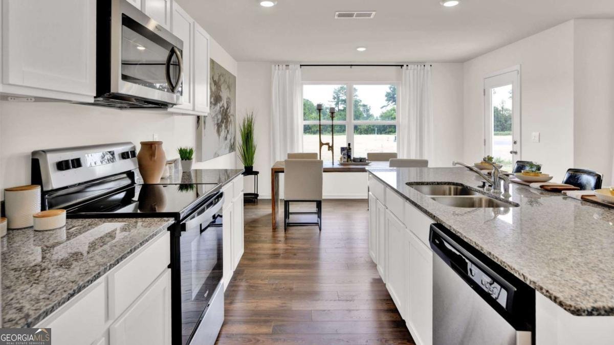 5475 Cypress Circle College Park - Photo 6