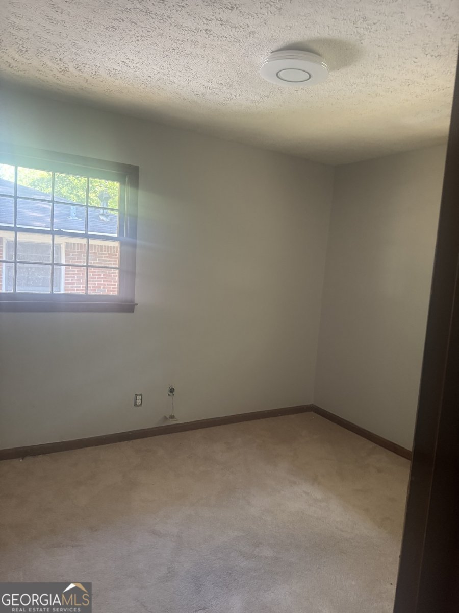 611 Woods Drive Atlanta - Photo 9