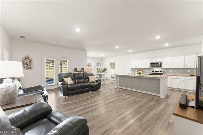 754 Bentwater Way Hoschton - Photo 8