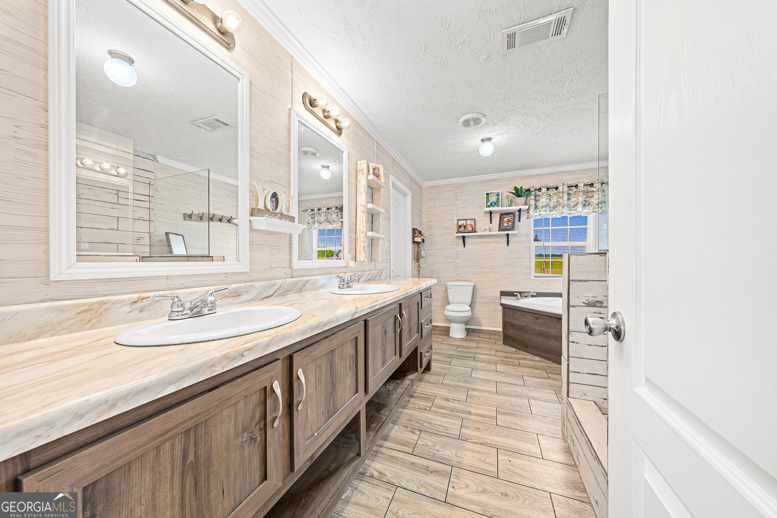 655 Lowe Road Comer - Photo 17