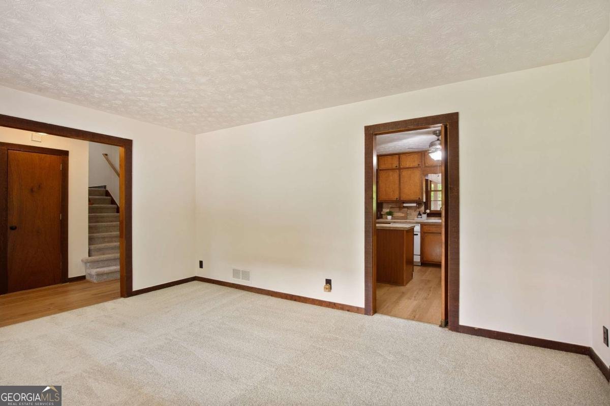 1111 Holly Hills Drive Lilburn - Photo 6