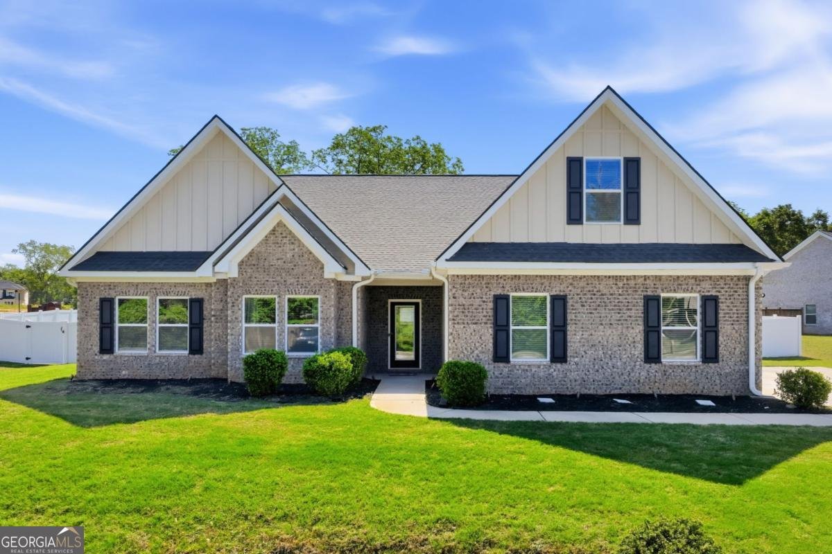 201 Cades Court Mcdonough - Photo 1