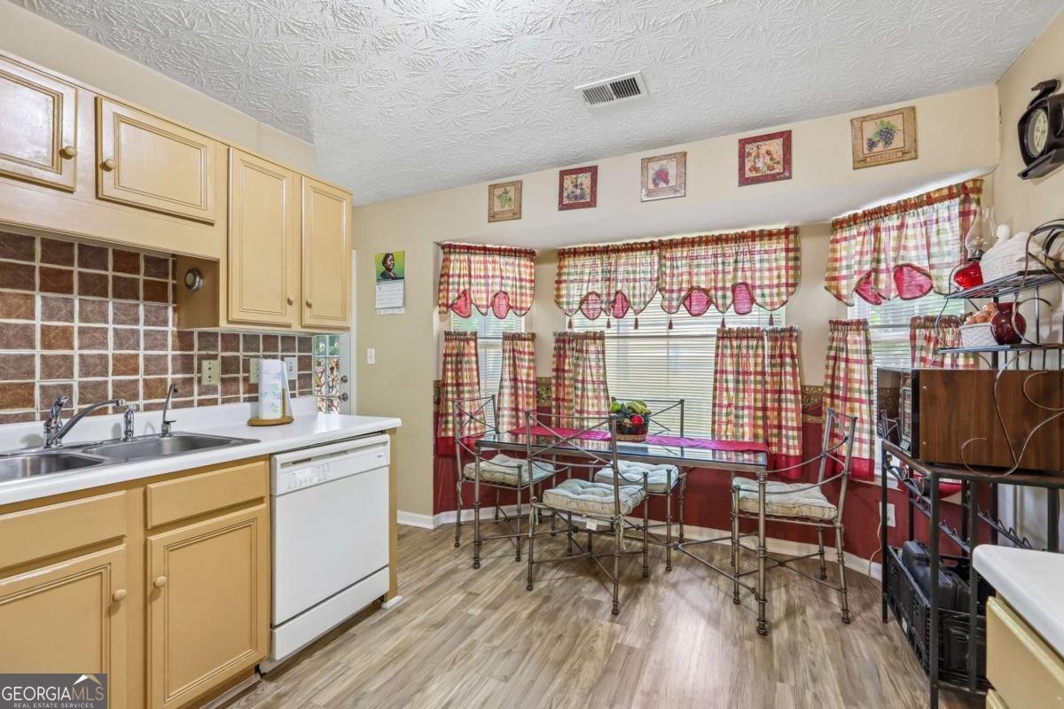 1068 Shadow Lake Drive Lithonia - Photo 10